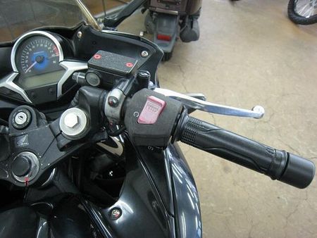 ホンダ CBR250R (2011-) 原付から大型車まで新車・中古車を多数取り揃えています!ウェビックを見たと言って下さい! 39