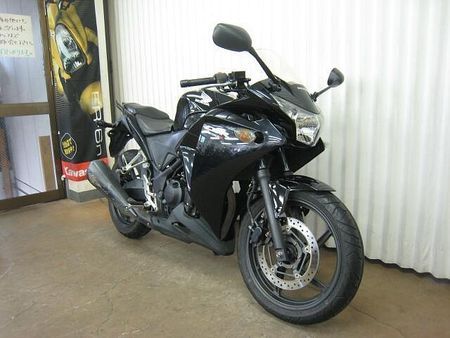 ホンダ CBR250R (2011-) 原付から大型車まで新車・中古車を多数取り揃えています!ウェビックを見たと言って下さい! 5