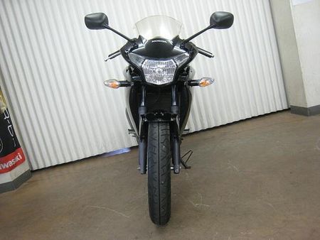 ホンダ CBR250R (2011-) 原付から大型車まで新車・中古車を多数取り揃えています!ウェビックを見たと言って下さい! 7
