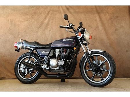 カワサキ Z400FX/Z400J 時代は2気筒から4気筒の400へ!大柄な車体とエッジの効いたカワサキの角型ゼット! 1