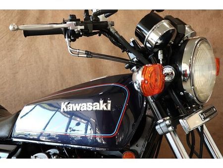 カワサキ Z400FX/Z400J 時代は2気筒から4気筒の400へ!大柄な車体とエッジの効いたカワサキの角型ゼット! 2