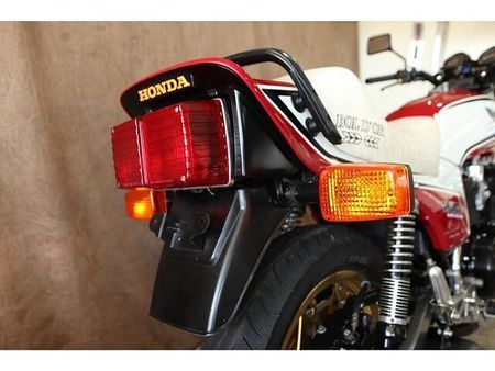ホンダ CB1100F 2.9%低金利ローン実施中!2〜10年の残価設定ローンもスタート!法人名義もご相談下さい。 4