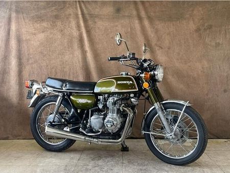ホンダ CB350 CBナナハンから3年、独自のOHC空冷4気筒を中型ミドルクラスで登場させた世界初の4気筒! 1