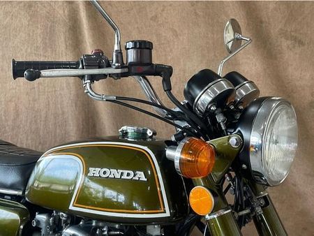 ホンダ CB350 CBナナハンから3年、独自のOHC空冷4気筒を中型ミドルクラスで登場させた世界初の4気筒! 2