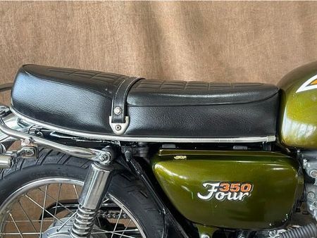 ホンダ CB350 CBナナハンから3年、独自のOHC空冷4気筒を中型ミドルクラスで登場させた世界初の4気筒! 3