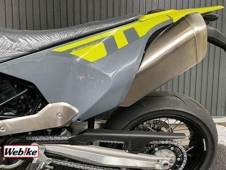 ハスクバーナ 701 SUPERMOTO 25