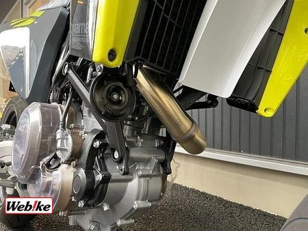 ハスクバーナ 701 SUPERMOTO 34