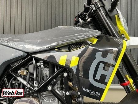 ハスクバーナ 701 SUPERMOTO 36