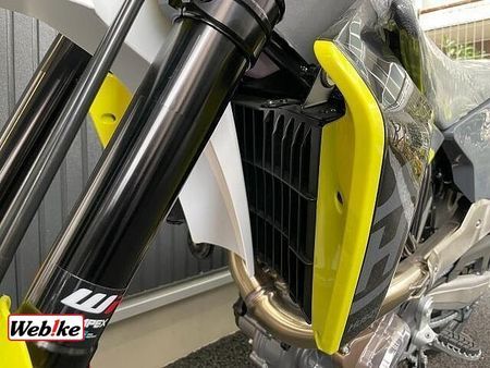ハスクバーナ 701 SUPERMOTO 9