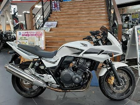 ホンダ CB400スーパーボルドール CB400SBABS 1