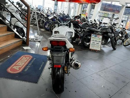 ホンダ CB400スーパーボルドール CB400SBABS 4