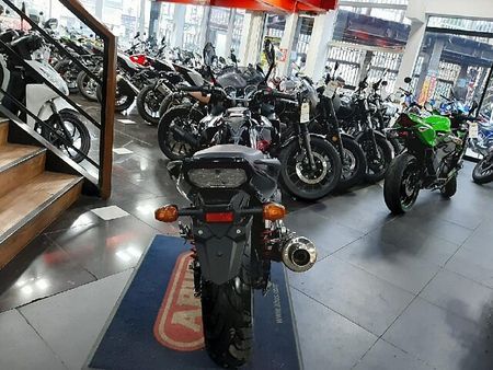 ホンダ CB400スーパーボルドール CB400SBABS 4