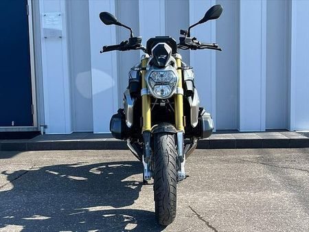 BMW R1250R ご自宅迄の配送料全国どこでも¥22,000円(税込)で、お届け可能です。※離島は除く 13