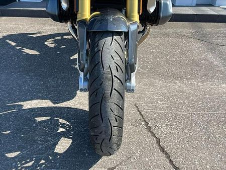 BMW R1250R ご自宅迄の配送料全国どこでも¥22,000円(税込)で、お届け可能です。※離島は除く 14