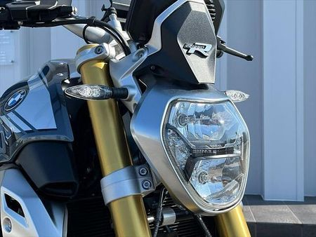 BMW R1250R ご自宅迄の配送料全国どこでも¥22,000円(税込)で、お届け可能です。※離島は除く 16