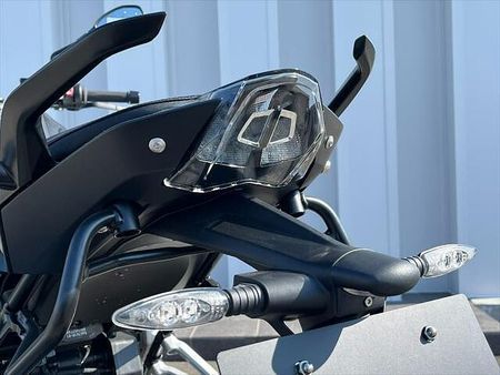 BMW R1250R ご自宅迄の配送料全国どこでも¥22,000円(税込)で、お届け可能です。※離島は除く 27