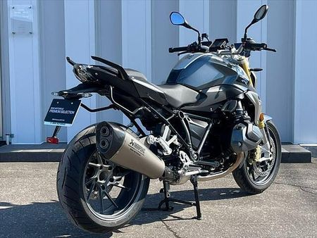 BMW R1250R ご自宅迄の配送料全国どこでも¥22,000円(税込)で、お届け可能です。※離島は除く 31
