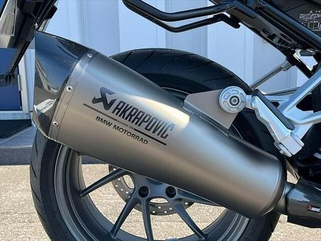 BMW R1250R ご自宅迄の配送料全国どこでも¥22,000円(税込)で、お届け可能です。※離島は除く 4