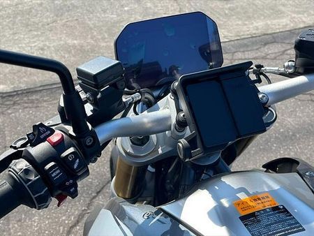 BMW R1250R ご自宅迄の配送料全国どこでも¥22,000円(税込)で、お届け可能です。※離島は除く 6