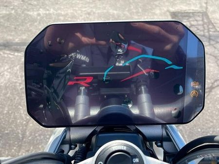 BMW R1250R ご自宅迄の配送料全国どこでも¥22,000円(税込)で、お届け可能です。※離島は除く 8