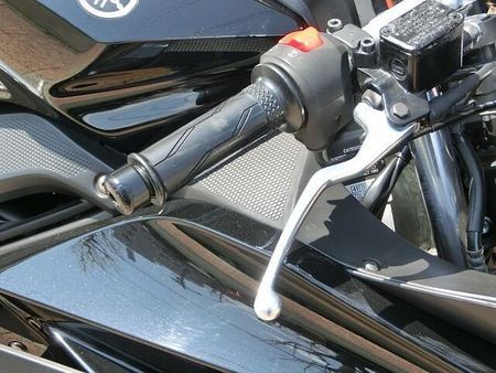 ヤマハ YZF-R125 フランスYAMAHA製 最新FI仕様の水冷単気筒エンジン!!便利なヘルメットホルダー付きです★ 20