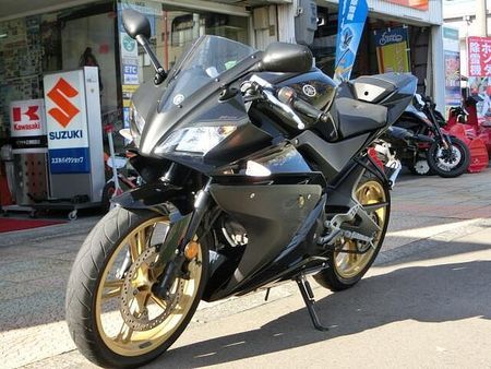 ヤマハ YZF-R125 フランスYAMAHA製 最新FI仕様の水冷単気筒エンジン!!便利なヘルメットホルダー付きです★ 23