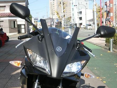 ヤマハ YZF-R125 フランスYAMAHA製 最新FI仕様の水冷単気筒エンジン!!便利なヘルメットホルダー付きです★ 25