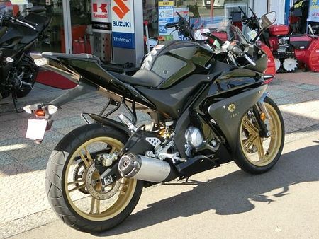 ヤマハ YZF-R125 フランスYAMAHA製 最新FI仕様の水冷単気筒エンジン!!便利なヘルメットホルダー付きです★ 3