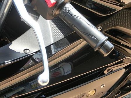 ヤマハ YZF-R125 フランスYAMAHA製 最新FI仕様の水冷単気筒エンジン!!便利なヘルメットホルダー付きです★ 31