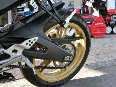 ヤマハ YZF-R125 フランスYAMAHA製 最新FI仕様の水冷単気筒エンジン!!便利なヘルメットホルダー付きです★ 33