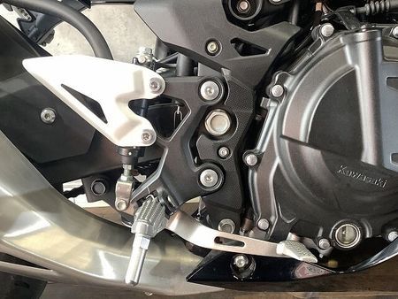 カワサキ ニンジャ 400 NINJA400 シートカスタム スライダー付き マウントバー付き 23