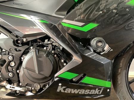 カワサキ ニンジャ 400 NINJA400 シートカスタム スライダー付き マウントバー付き 9