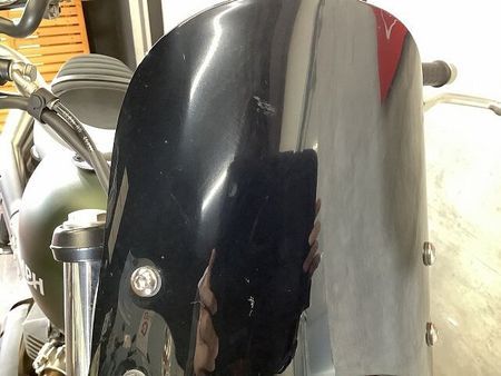 トライアンフ SCRAMBLER ストリートスクランブラー スクリーン USB サドルバック付き 15
