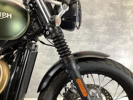 トライアンフ SCRAMBLER ストリートスクランブラー スクリーン USB サドルバック付き 19
