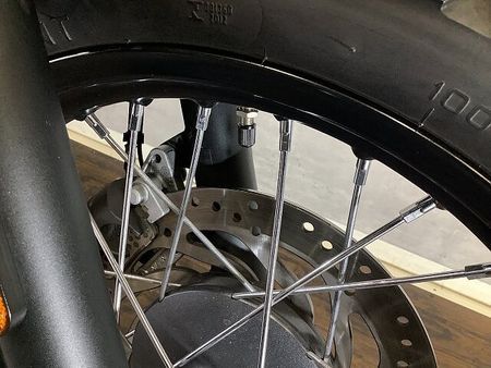 トライアンフ SCRAMBLER ストリートスクランブラー スクリーン USB サドルバック付き 22