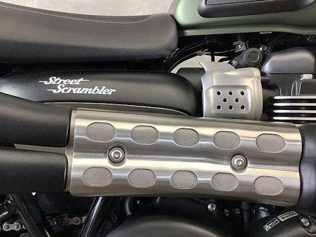 トライアンフ SCRAMBLER ストリートスクランブラー スクリーン USB サドルバック付き 31