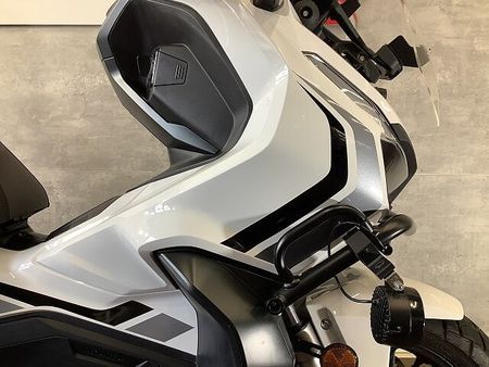 ホンダ ADV150 ADV150 スクリーン グリップヒーター ナックルガード リアキャリア装備 2020年モ 20