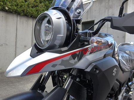 スズキ Vストローム250 スズキ・アドベンチャースポーツの末っ子。新色シルバー爽やか! 12