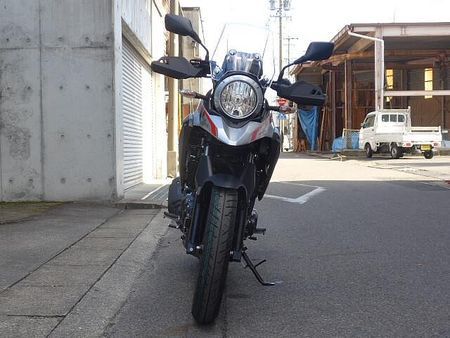スズキ Vストローム250 スズキ・アドベンチャースポーツの末っ子。新色シルバー爽やか! 13