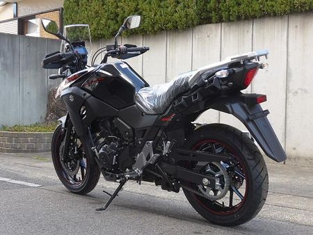 スズキ Vストローム250 スズキ・アドベンチャースポーツの末っ子。新色シルバー爽やか! 4