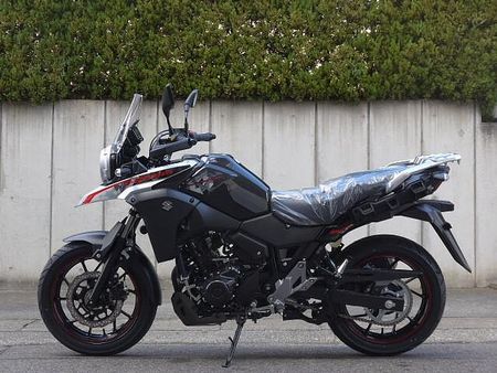 スズキ Vストローム250 スズキ・アドベンチャースポーツの末っ子。新色シルバー爽やか! 9