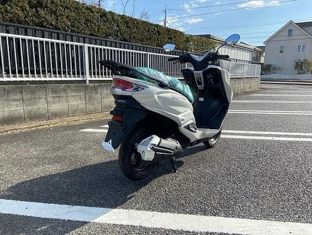 スズキ バーグマンストリート125EX 高い走行性能と快適装備・ラグジュアリーなスタイリングで感じる高級感! 12