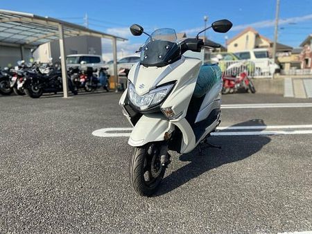 スズキ バーグマンストリート125EX 高い走行性能と快適装備・ラグジュアリーなスタイリングで感じる高級感! 5