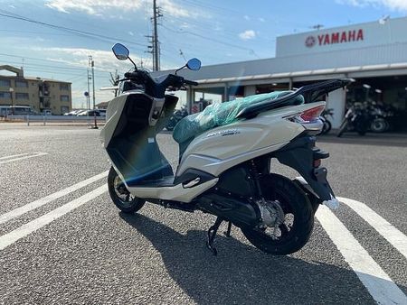 スズキ バーグマンストリート125EX 高い走行性能と快適装備・ラグジュアリーなスタイリングで感じる高級感! 8