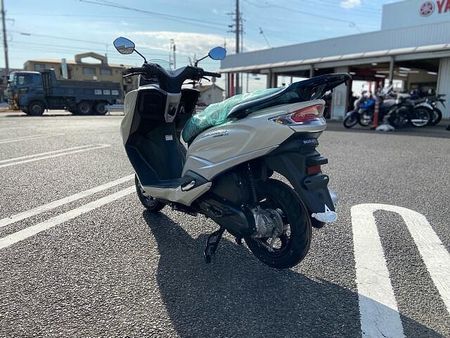 スズキ バーグマンストリート125EX 高い走行性能と快適装備・ラグジュアリーなスタイリングで感じる高級感! 9