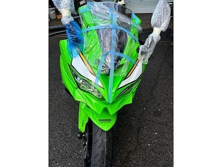 カワサキ ZX-4RR 店頭現車無し、要取り寄せ車両。即納できますよ!! 6