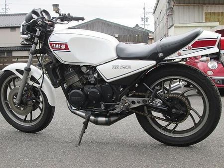 ヤマハ RZ250 全塗装したて。他の色が希望なら変更します。 2