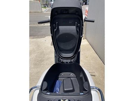 キムコ AROMA 150 キムコ正規代理店/新型150cc前後ABS付/レトロなデザインで足つきも良いジャパンモデル 11