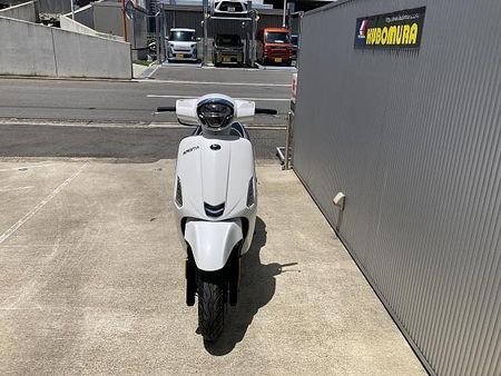 キムコ AROMA 150 キムコ正規代理店/新型150cc前後ABS付/レトロなデザインで足つきも良いジャパンモデル 2