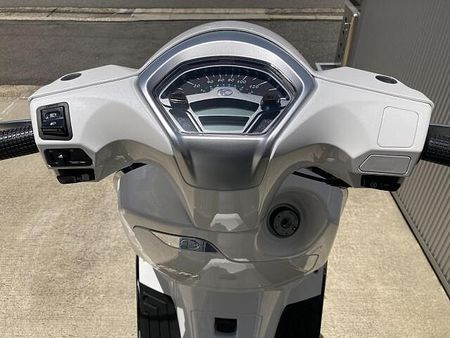 キムコ AROMA 150 キムコ正規代理店/新型150cc前後ABS付/レトロなデザインで足つきも良いジャパンモデル 5